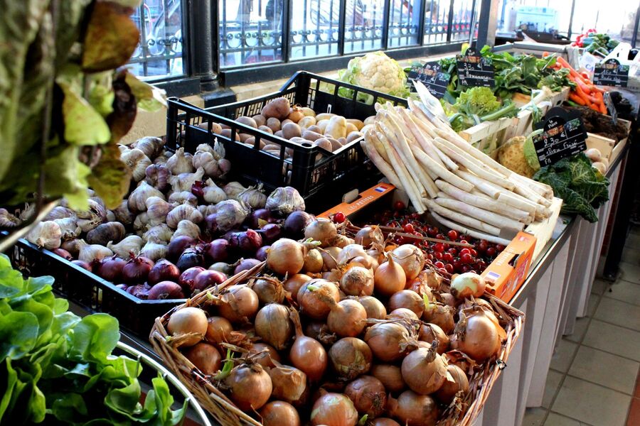 Les étals du Marché couvert de Jonzac